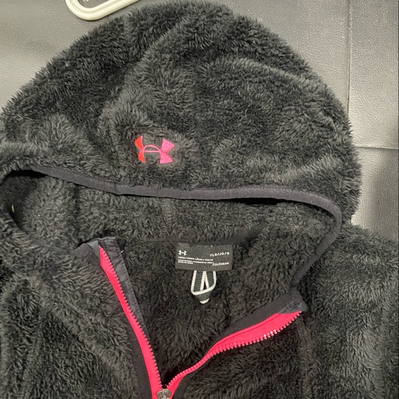 Under armour hoodie - Picture 2 of 3